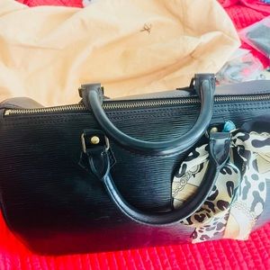 Authentic Louis Vuitton Epi Speedy 35